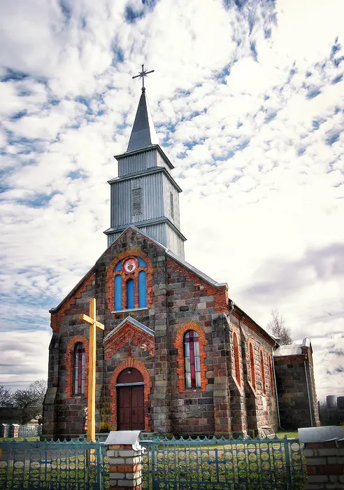 Касьцёл_Найсьвяцейшага_Сэрца_Пана_Езуса_(Ільля)